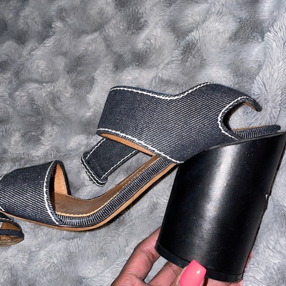 Givenchy sandal with block heel - Picture 7 of 7